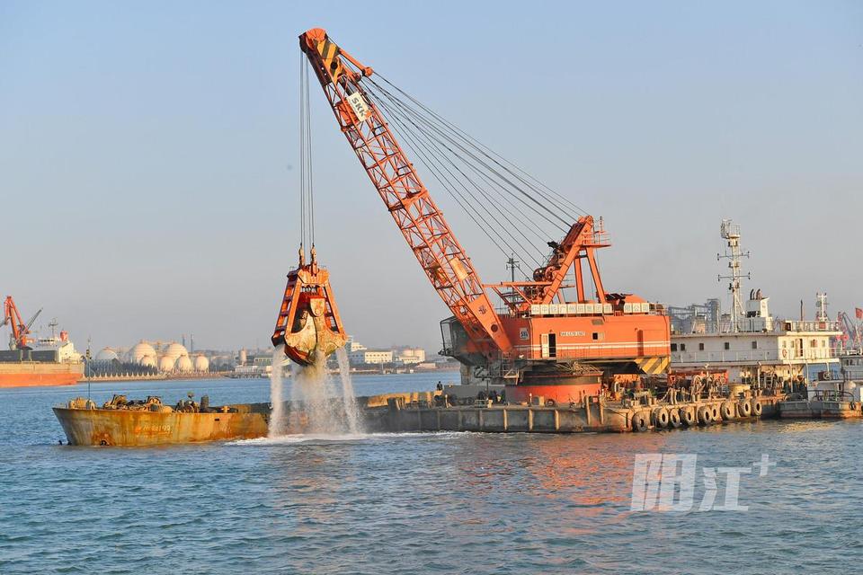 阳江港进港航道改造工程启动"第一爆" | 阳江图片网